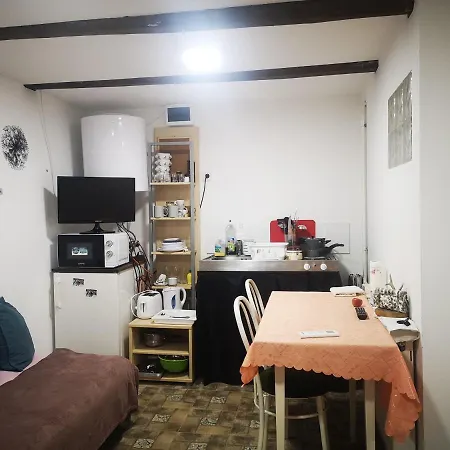 Πανσιόν Kuti Vendeghaz *
