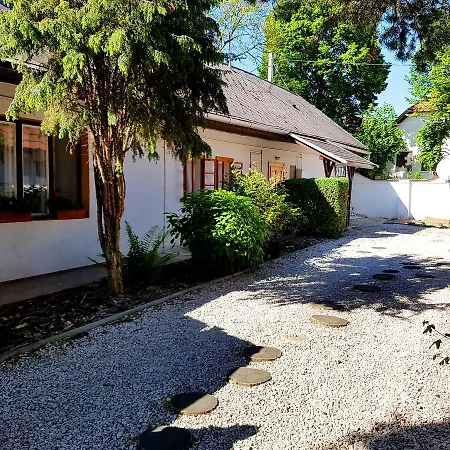 Kuti Vendeghaz Guest house