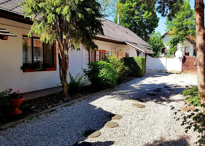 Kuti Vendeghaz Guest house